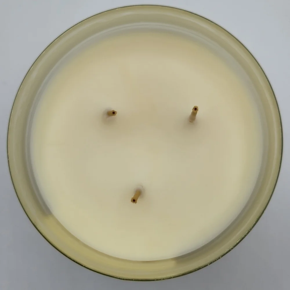 Bath & Body works Spice it up Cinnamon Pretzel Twist 3 wick candle - Picture 2 of 4